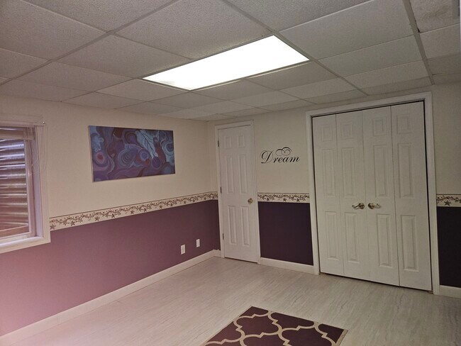 Building Photo - 688 Fox Hollow Ct