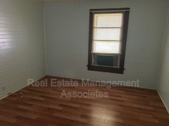 Building Photo - 803 E Mcintosh Rd
