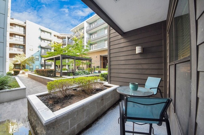 Building Photo - 5454 Washington Ave