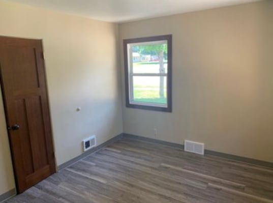 Building Photo - 1539 E 9th St