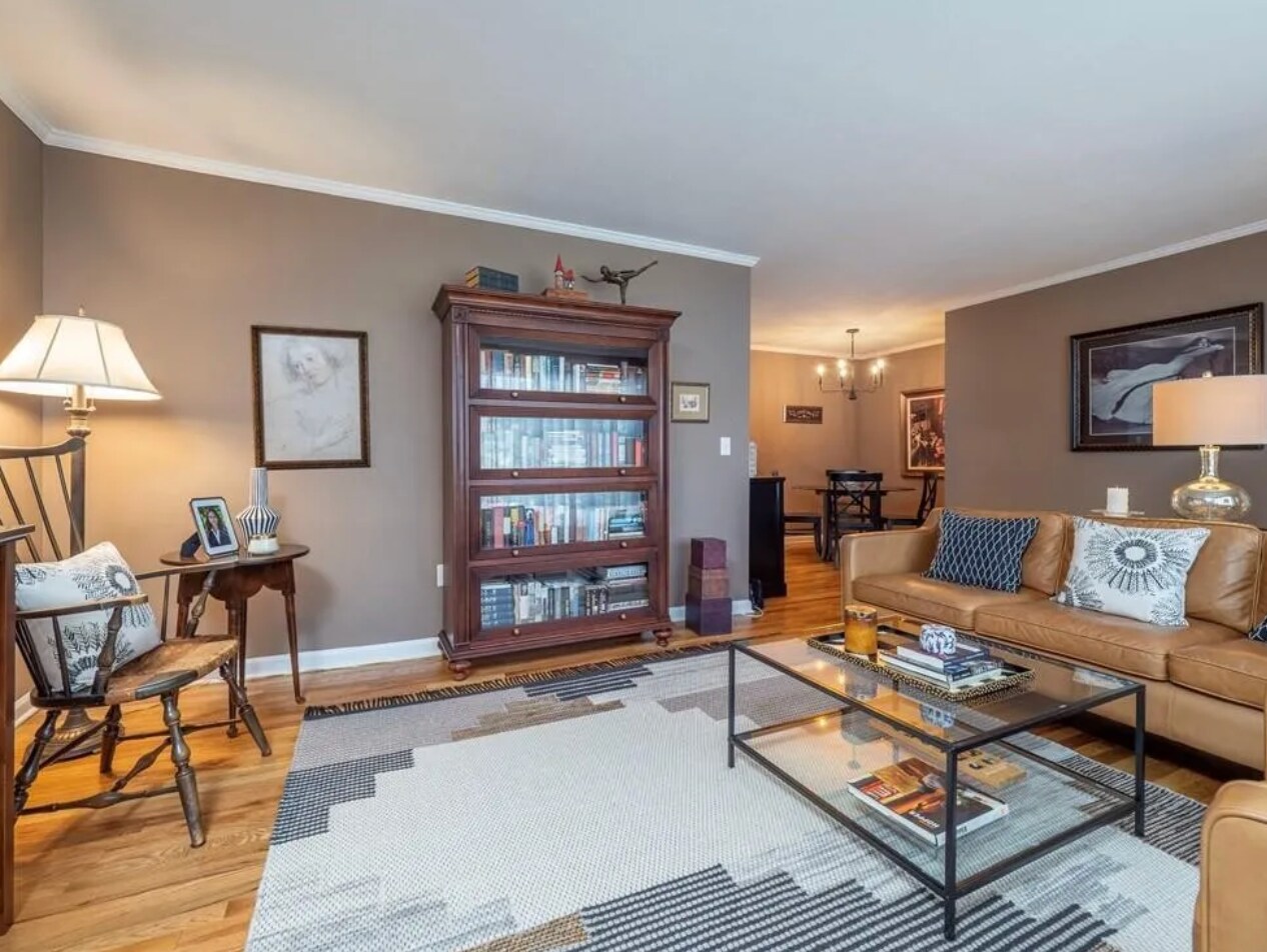 Building Photo - 33 Village Walk