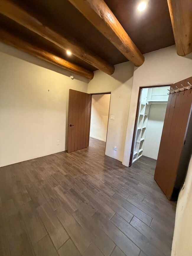 Building Photo - 152 Lorenzo Rd