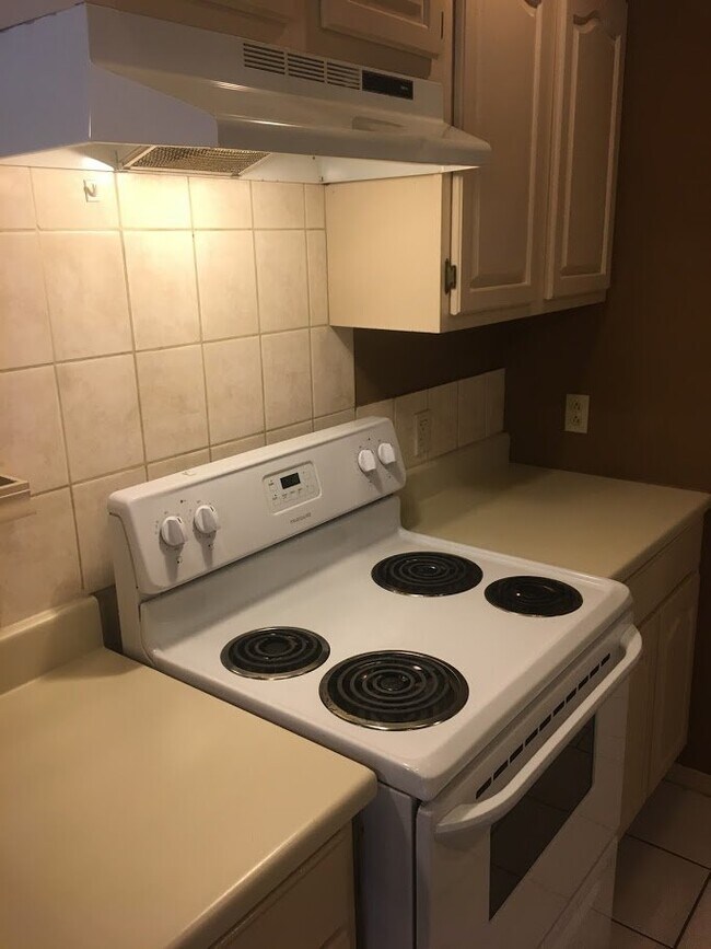 Building Photo - 719-721 N Storer Ave