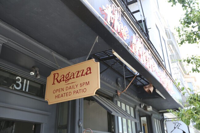 Building Photo - 226-230 Scott St