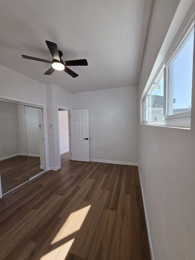 Building Photo - 3260-64 Steel Steet