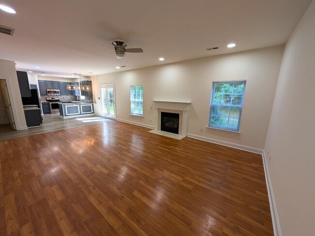 Building Photo - 10429 Madison Park Dr