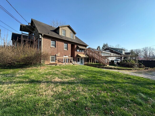Building Photo - 89 Vermont Ave
