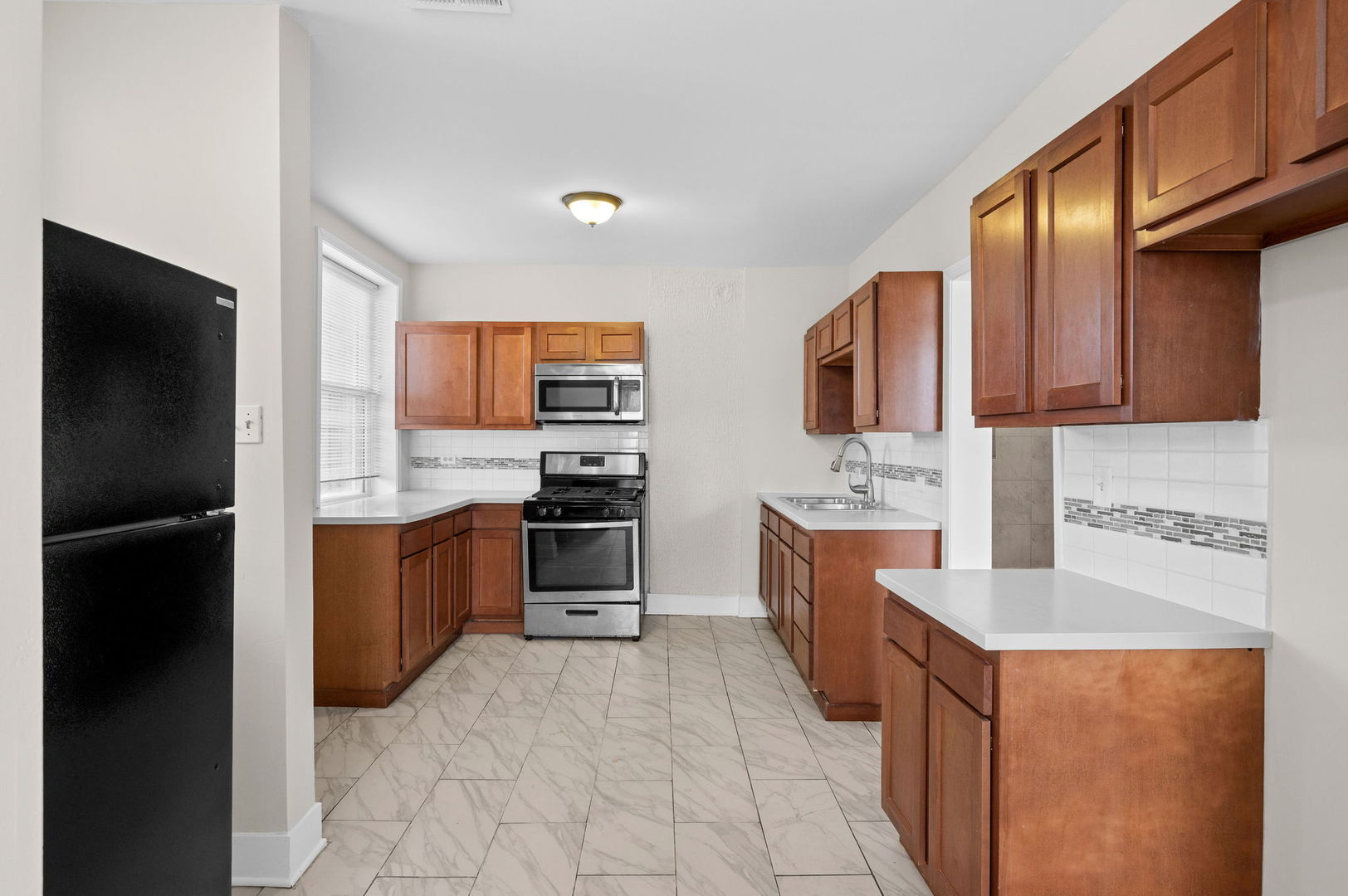 Kitchen - 2756 W Monroe St