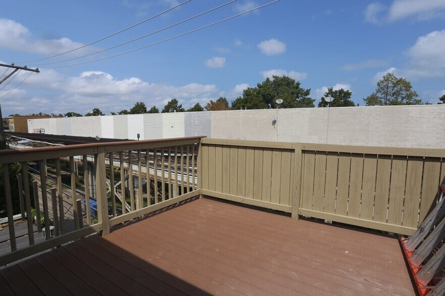 Building Photo - 1727 N Clybourn Ave