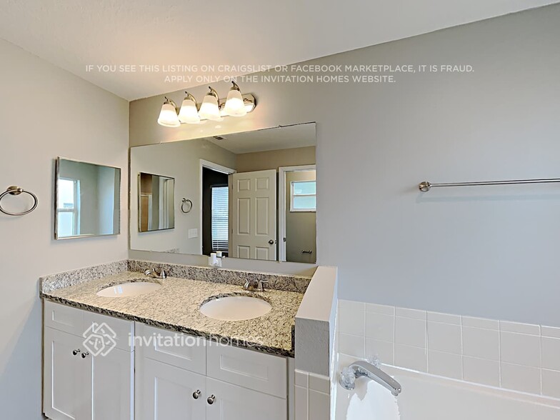 Building Photo - 5503 Starling Loop