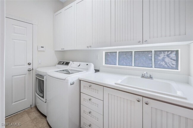 Building Photo - 8511 Alessandria Ct