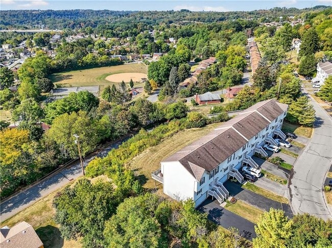 Building Photo - 117 Scenic Hill Dr