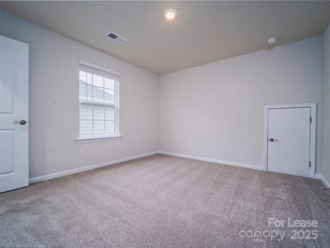 Building Photo - 1603 Swallow Tail Dr