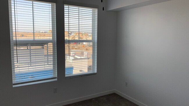 Building Photo - APT D307