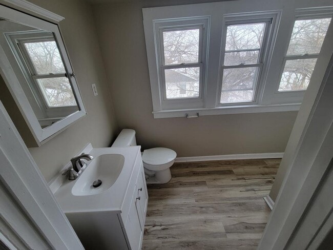 Building Photo - 1402 3rd St