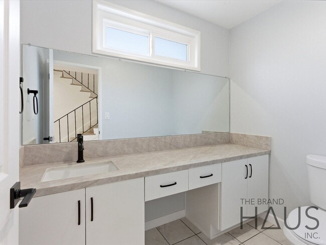 Building Photo - Newly Remodeled Huntington Beach Home with Brand-New AC & Premium Finishes