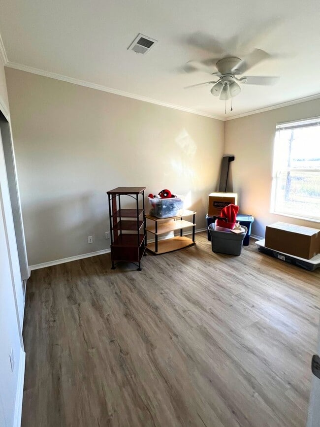 Building Photo - Spacious 5-Bedroom, 3-Bath Home with Marsh...