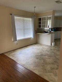 Building Photo - 817 Kenwood Dr