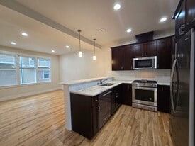 Building Photo - 8816 N Edison St