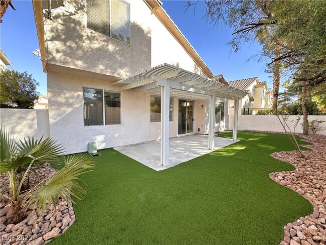 Building Photo - 271 Tayman Park Ave