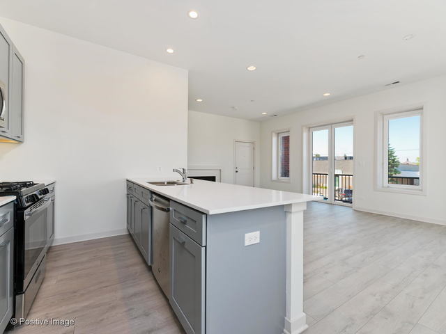 Building Photo - 7355 W Grand Ave