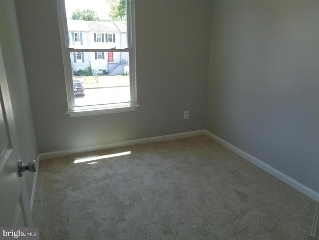 Building Photo - 612 Kittendale Cir