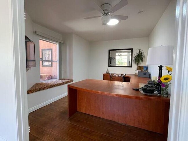 Building Photo - Corona- Single Story pool home