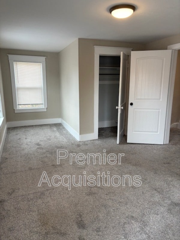 Building Photo - 404 E 8th St