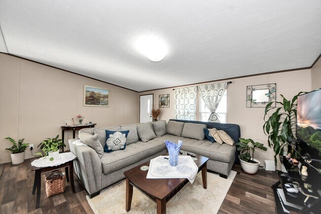 Building Photo - 1450 Rd 5734