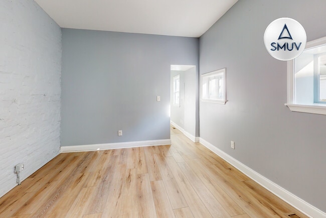 Building Photo - 501 N Belnord Ave