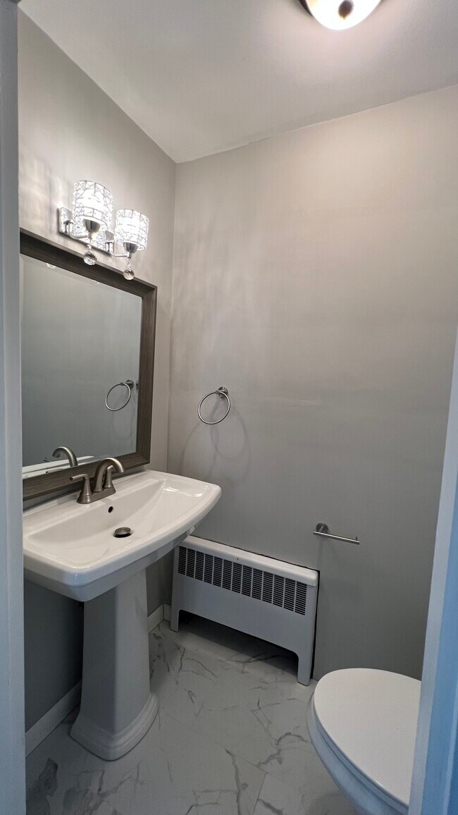 1/2 Bath - 84 Tyndall Ave