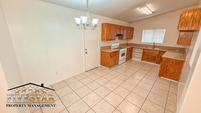 Building Photo - 7408 Cross Glade St