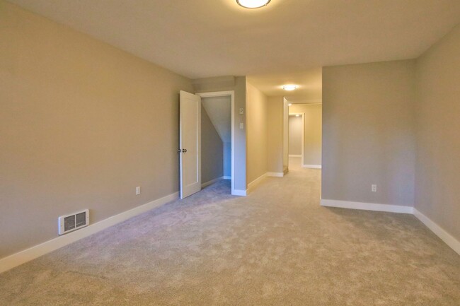 Building Photo - Beautifully, Remodeled Home In Freeland!