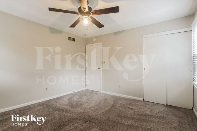 Building Photo - 596 Waterview Blvd