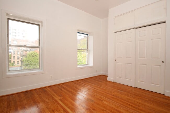 Building Photo - 408 E 119th St