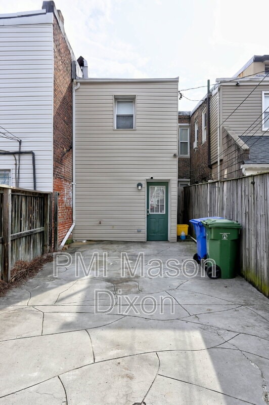Building Photo - 18 N Patterson Park Ave