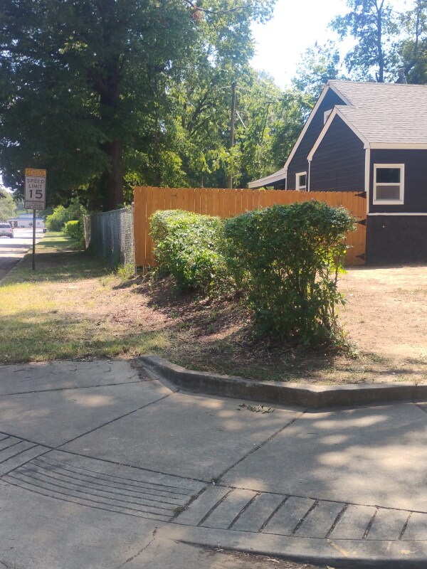 Building Photo - 1496 Dunmoor St