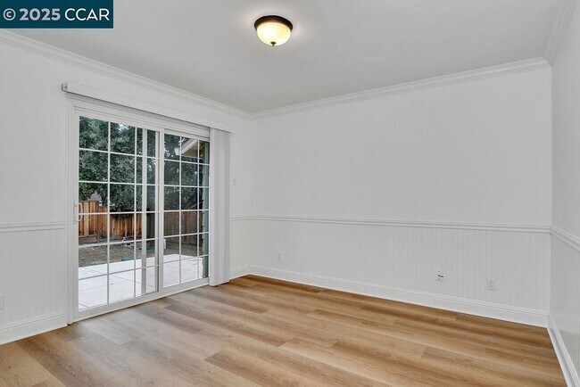 Building Photo - 1830 Pine St