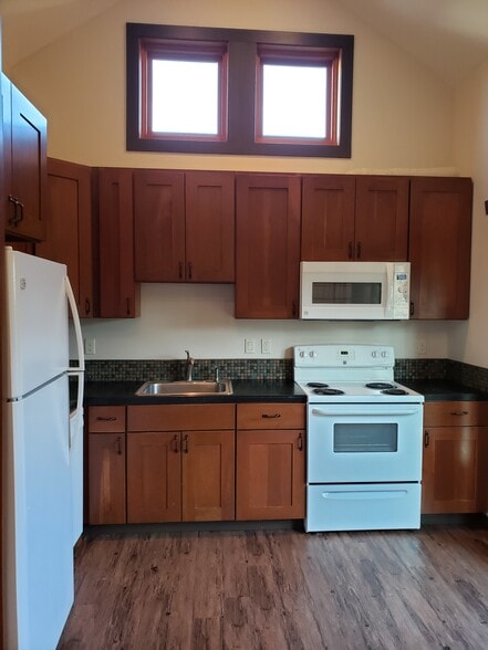 kitchen - 6864 Ne Oregon St