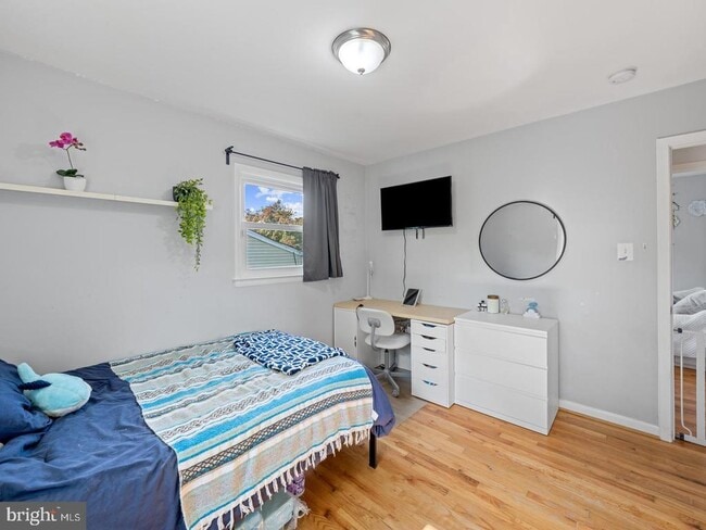 Building Photo - 8725 W Fort Foote Terrace