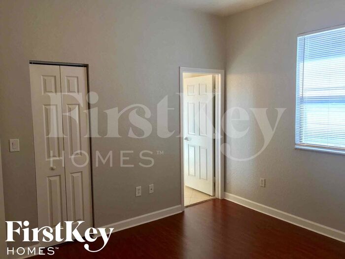 Building Photo - 457 SE 37th Pl