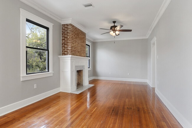 Building Photo - 915 N Carrollton Ave