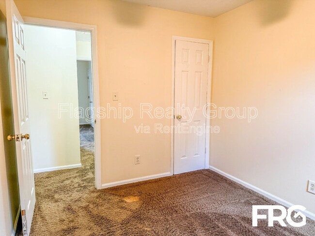 Building Photo - 105 Chesterfield Ct