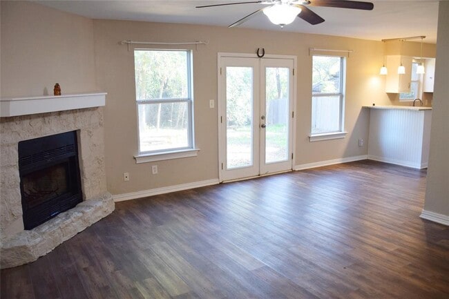 Building Photo - 7703 Elderberry Dr