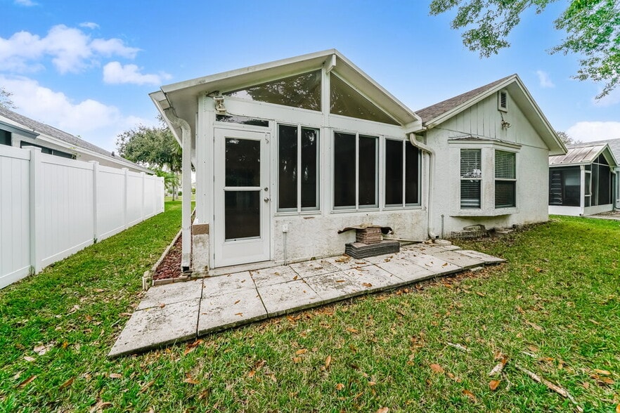 Building Photo - 7716 Marbella Crk Ave