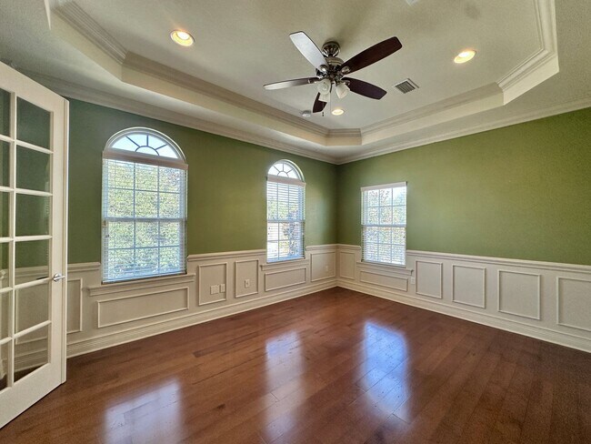 Building Photo - Spacious Haile Plantation Apartment – 3BR/2BA with Over 2,000 Sq. Ft. | Pet Friendly & Prime Loca...