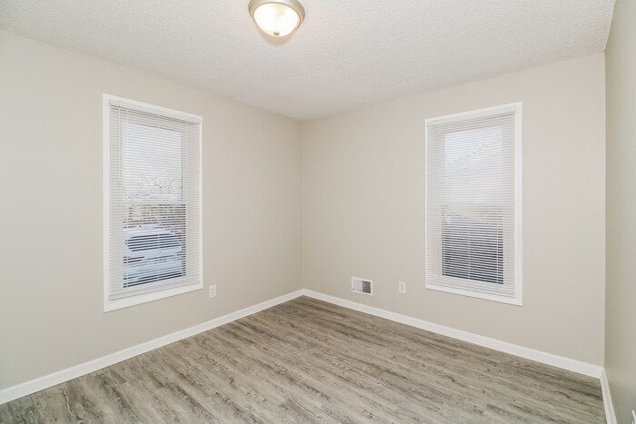 Building Photo - 2824 Knightbridge Rd