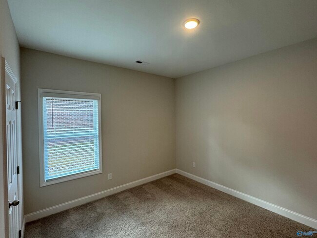 Building Photo - 122 Burdine St