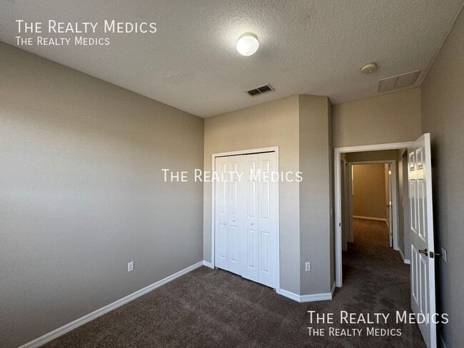 Building Photo - 447 Cierra Oaks Cir