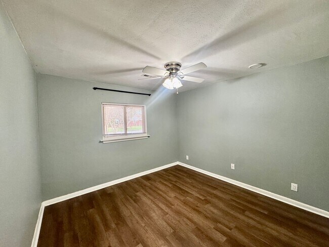 Building Photo - Charming Brick Ranch in the Heart of Churchland